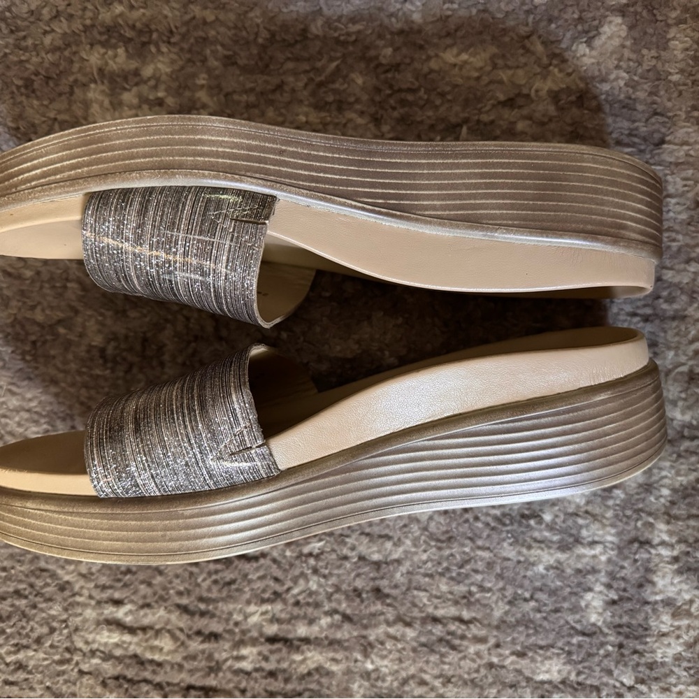 Donald pliner platform Fifi sandal Excellent condition gold - Picture 8 of 11
